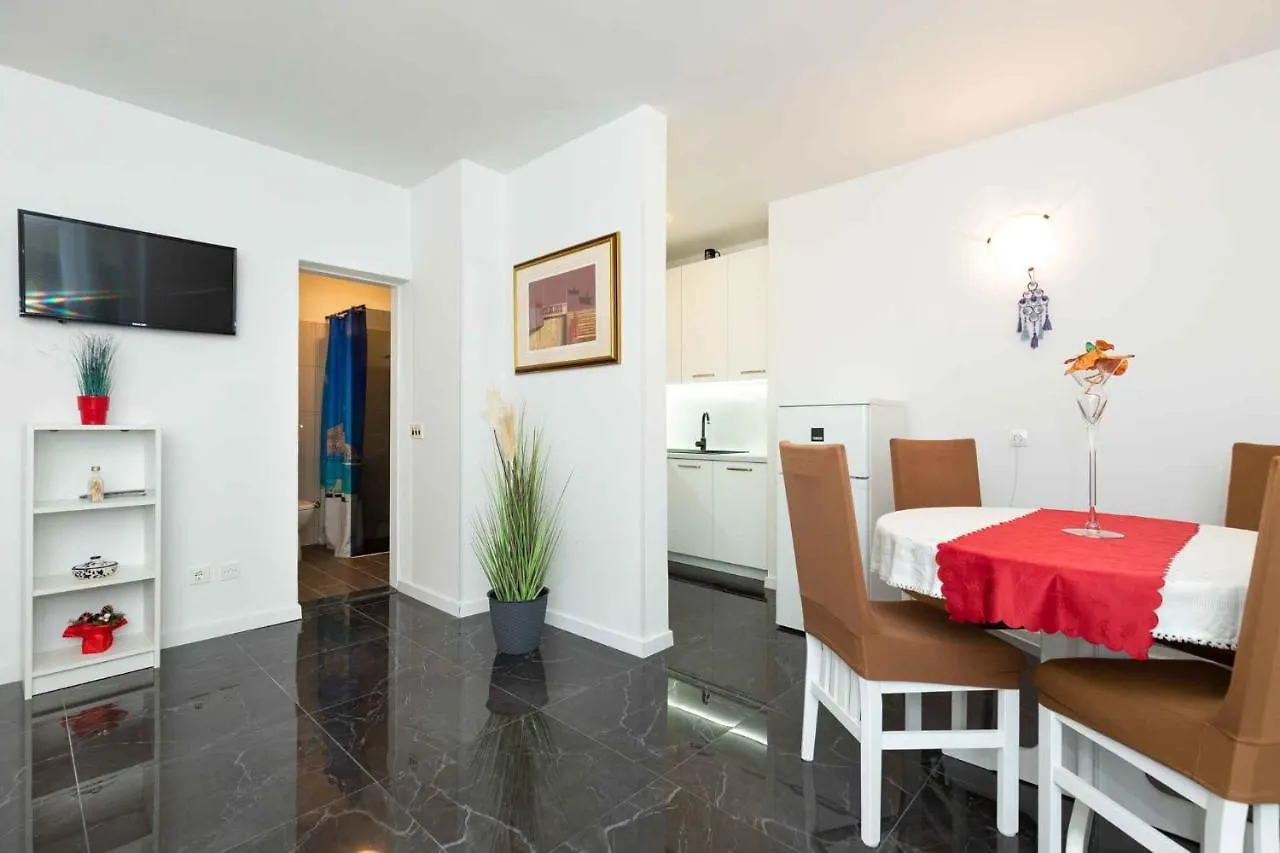 Apartments In Baska - Insel Krk 40243 Croazia